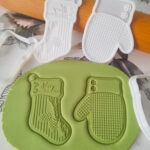 Novogodišnja čarapica i rukavica