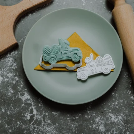 Kamion sa uskršnjim jajima