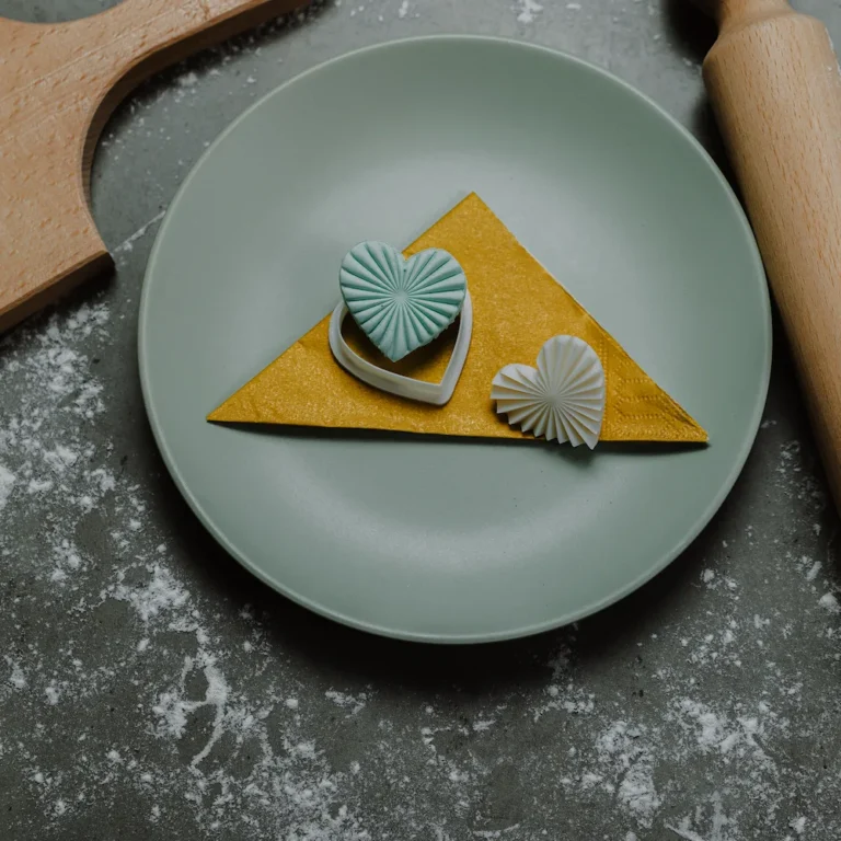 rezbareno srce modlica za kolače